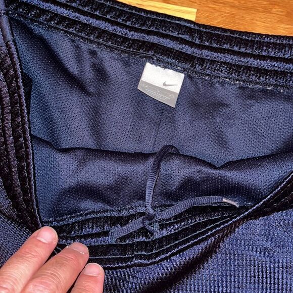 Navy Blue NIKE fully lined 11” long basketball shorts M stretched out vintage - Picture 4 of 5